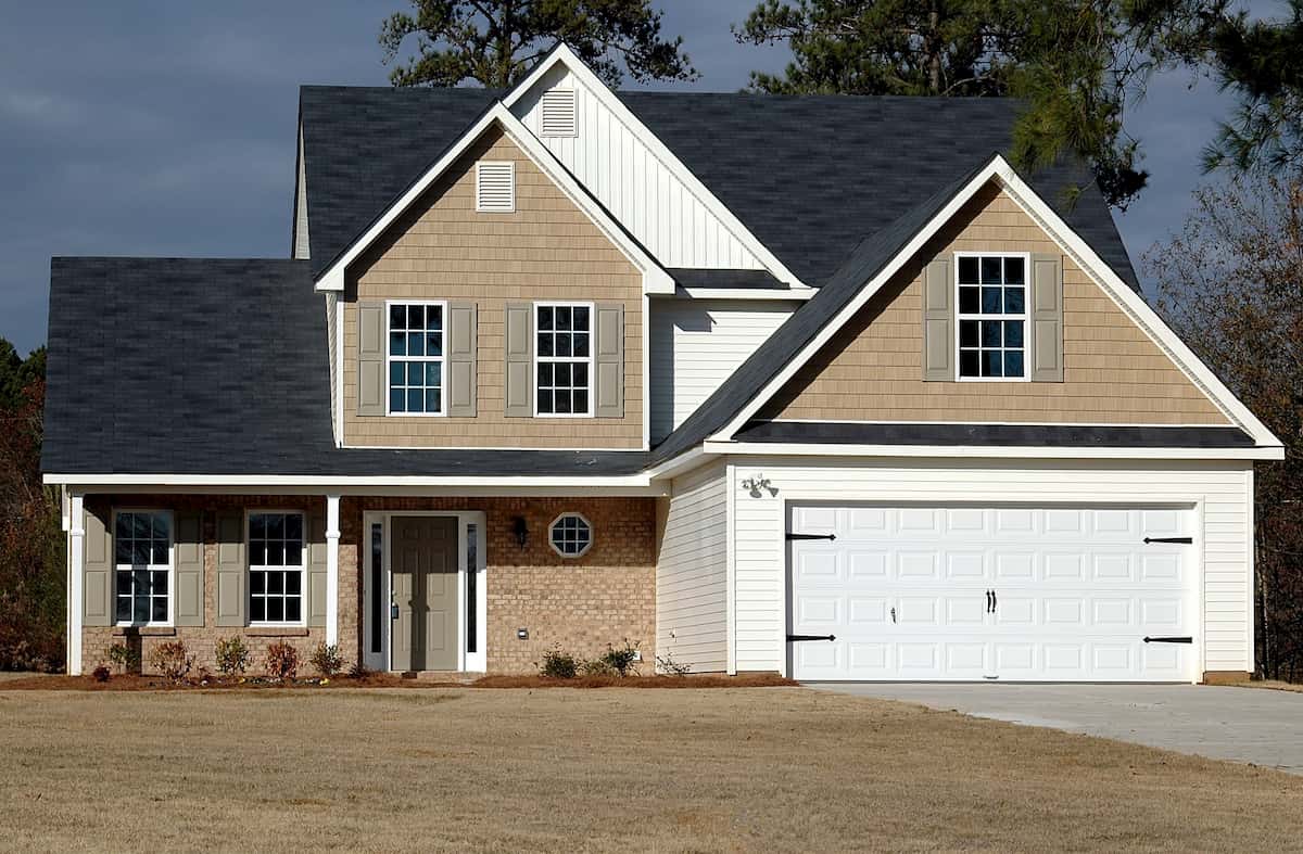 How tall is a two story house