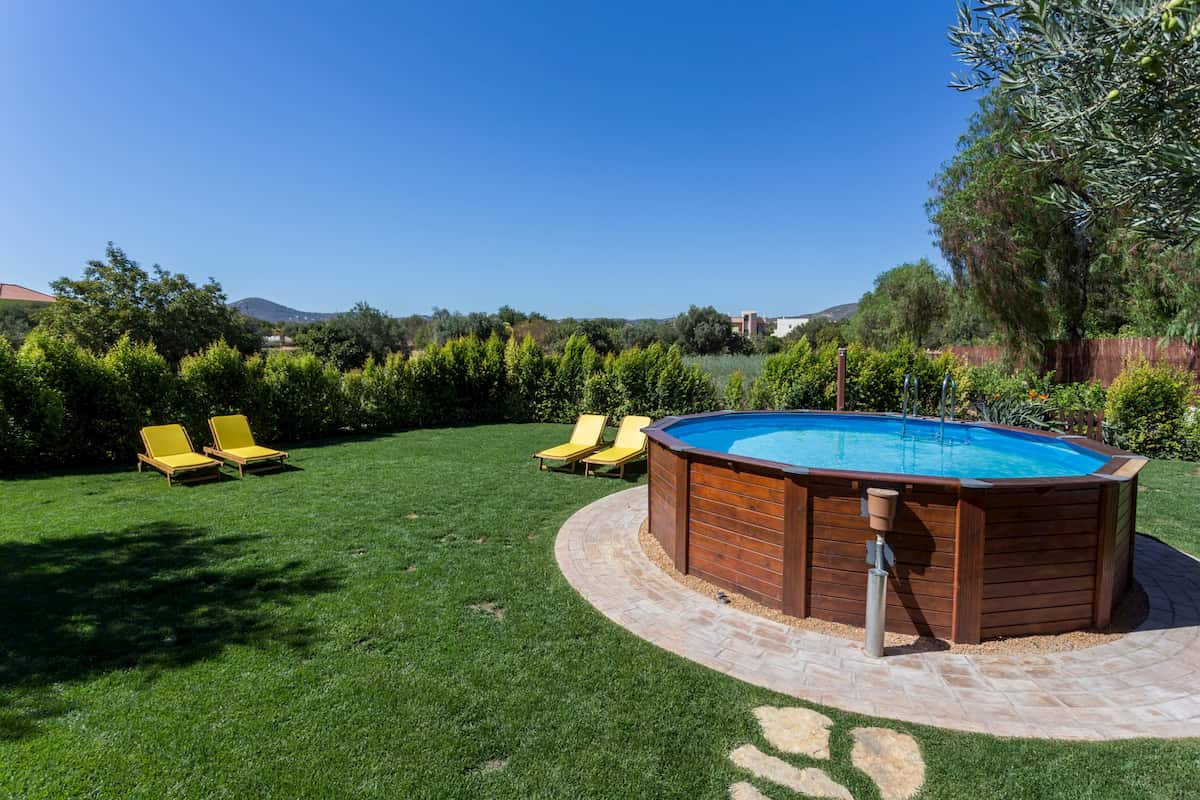 In-Ground vs Above-Ground Pool