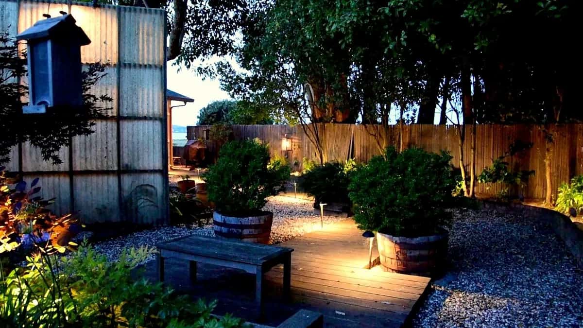 How to splice low voltage landscape lighting wire