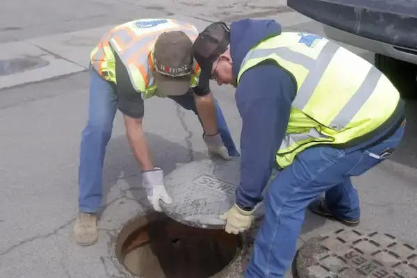concrete manhole type of manhole