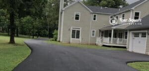 how long does an asphalt driveway last