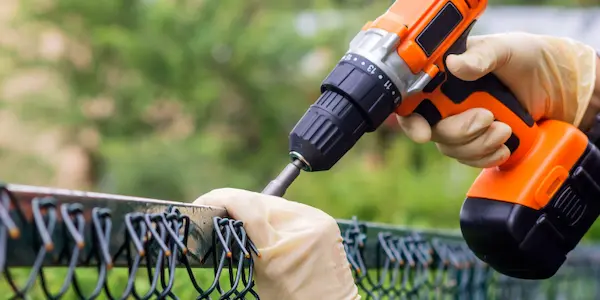 Install Chain Link Fences