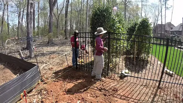 Metal Fence Finishing
