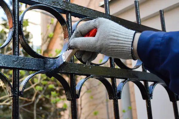 what paint to use on metal fence metal fence paint