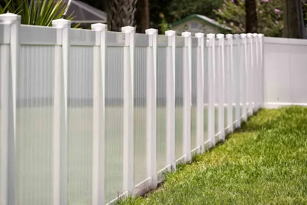 Types Of Vinyl Fencing
