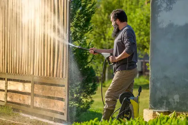seal a cedar fence