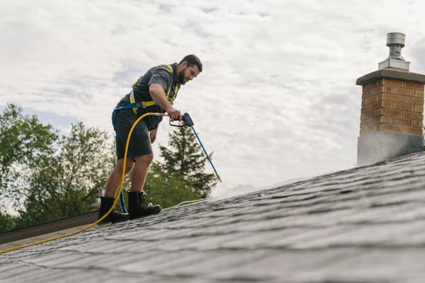 how to clean asphalt shingle roof asphalt shingle roof cleaning