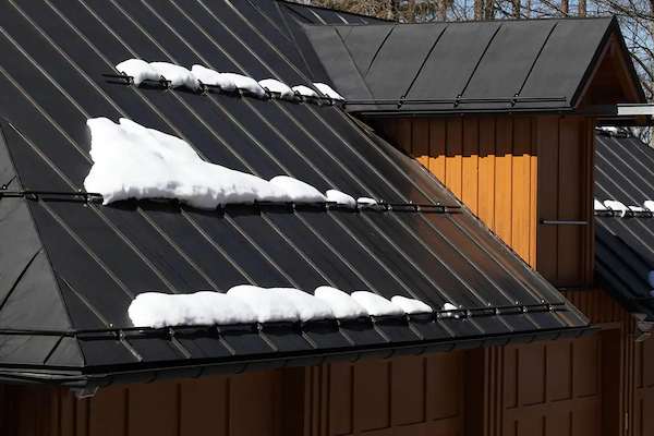 are metal roofs better than asphalt Weather Resistance