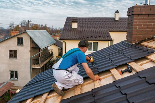 Installing metal panels